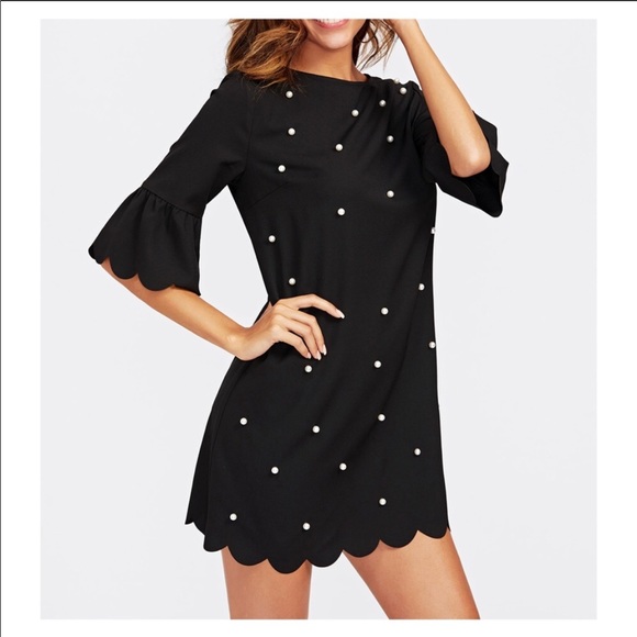 Black scalloped shift dress with pearls embedded - Picture 3 of 4